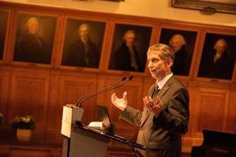 Öffentliche Frühjahrssitzung 2023, Bild 11 Festvortrag von Prof. Dr. Horst Biermann: „Von Stahl bis zum Formgedächtnis – Alleskönner Eisen“, Foto: Dirk Brzoska