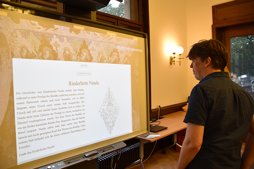 Zum Beispiel war auf einer Abbildung der Rinderhirte Nanda zu finden. 