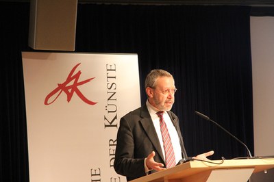 Autonomie und Lenkung 9 Autonomie und Lenkung 9