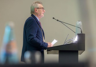 Für Prof. Dr. Hans Wiesmeth war die Öffentliche Herbsttagung 2023 die letzte als Präsident der Sächsischen Akademie der Wissenschaften zu Leipzig. Im Januar geht der Staffelstab an Prof. Dr. Hans-Joachim Knölker über, der das Amt für 2024 bis 2027 übernimmt. 