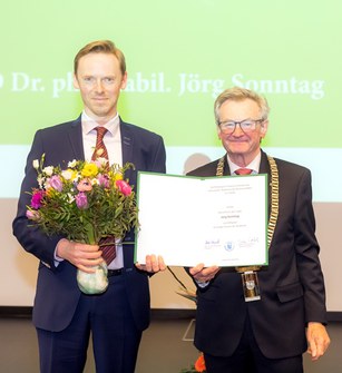 Aufnahme von PD Dr. phil. habil. Jörg Sonntag ins Junge Forum der Akademie; Öffentliche Frühjahrssitzung 2022, Foto: Swen Reichhold