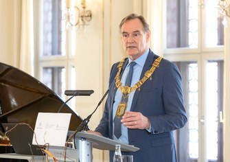 Begrüßung durch Burkhard Jung, Oberbürgermeister der Stadt Leipzig; Verleihung des Leipziger Wissenschaftspreises 2022, Foto: Swen Reichhold