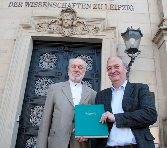 Christian Martin Schmidt 2009 mit dem ehemaligen Gewandhauskapellmeister Kurt Masur, Foto: Dirk Brzoska