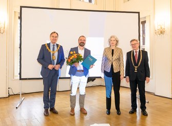 Verleihung Leipziger Wissenschaftspreis 2022; v.l.: Burkhard Jung, Oberbürgermeister der Stadt Leipzig; Prof. Dr. Christian Wirth , Preisträger; Prof. Dr. Eva Inés Obergfell, Rektorin der Universität Leipzig; Prof. Dr. Hans Wiesmeth, Präsident der Sächsischen Akademie der Wissenschaften zu Leipzig; Foto: Swen Reichhold, Bild: SAW